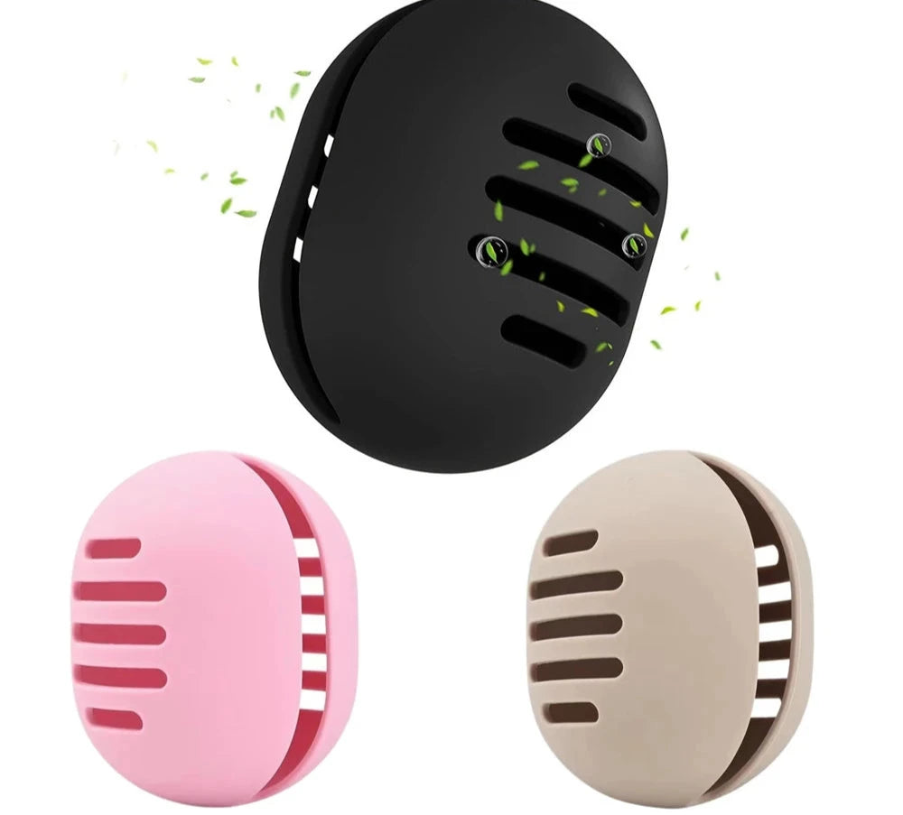 Silicone Makeup Sponge Holder with ventilation holes, ideal for organizing and protecting beauty blenders. Made of durable, eco-friendly silicone for travel convenience.